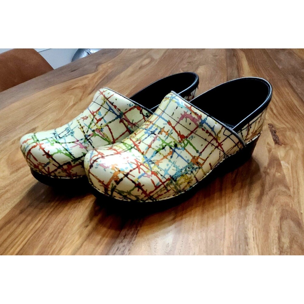 Brand new Dansko Women's Size 8 / 39 Clogs Abstract Print Shoes NWOT